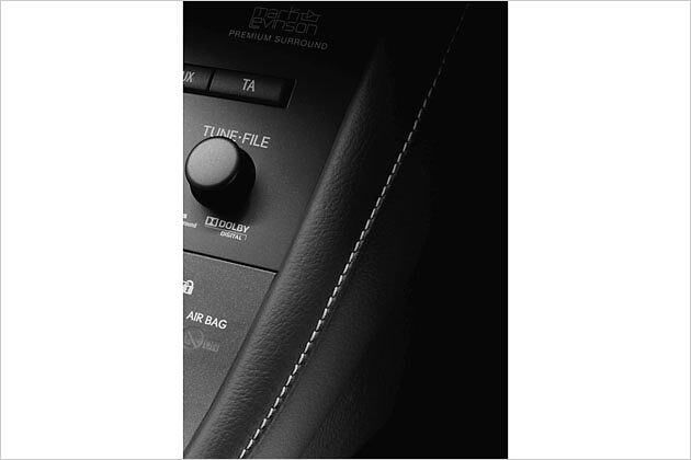 Feine Nähte: Die Verarbeitungsqualität im neuen Lexus stimmt