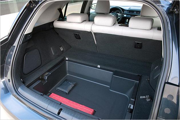 .. doch unter dem Einlegeboden gibt es auch noch Platz