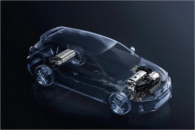 Vorne sitzen der 1,8-Liter-Motor, das Planetengetriebe und der E-Motor, hinten die Akkus