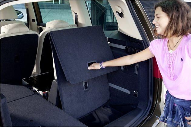 Die dritte Sitzreihe des Siebensitzers lässt sich im Kofferraumboden versenken