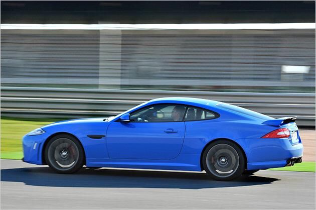 In 4,4 Sekunden rast der XKR-S von null auf 100 km/h