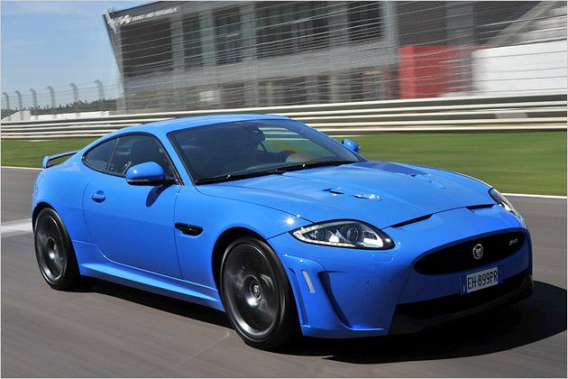 Maximal sind beim XKR-S 300 km/h drin