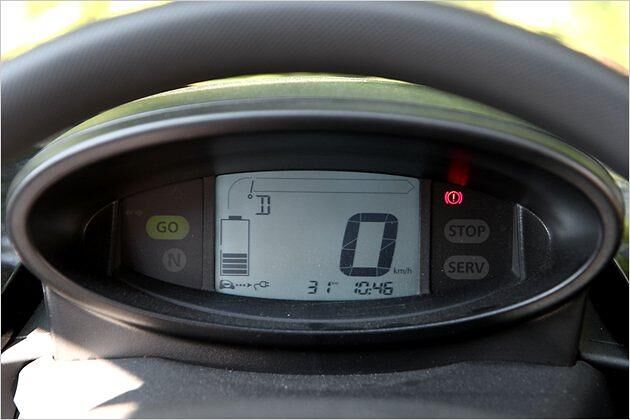 Das Display informiert auch über den Ladezustand des Akkus und die über die Restreichweite