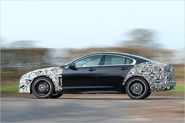 Der neue 2,2-Liter-Diesel im XF leistet 190 PS und generiert ein maximales Drehmoment von 450 Newtonmeter