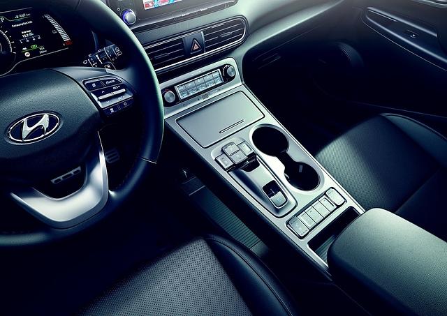 Hyundai Kona Electric - breite Mittelkonsole
