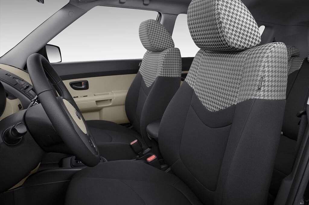 Kia Soul (Baujahr 2011) Spirit 5 Türen Vordersitze