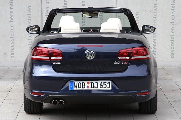 Ein schwarzer Diffusor-Einsatz sorgt am Heck für einen sportlichen Abschluss