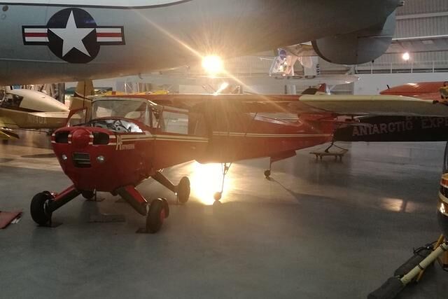 Das Besondere am Airphibian: Der vordere Teil mit Kabine und Motor ist abnehmbar und kann wie ein Auto auf der Straße bewegt werden