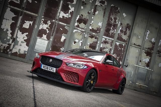 Der Jaguar XE SV Project 8 schafft eine Zeit von 7.21,23 Minuten auf der Nordschleife des Nürburgrings