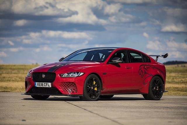 Jaguar XE SV Project 8 wiegt 1.745 Kilogramm