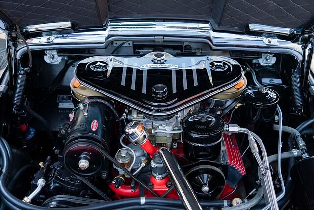 Der mächtige V8 war fast 300 PS stark