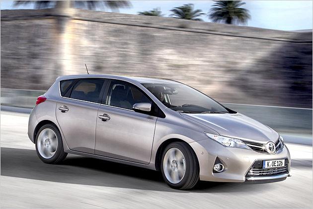 Die Frontscheibe liegt sehr flach