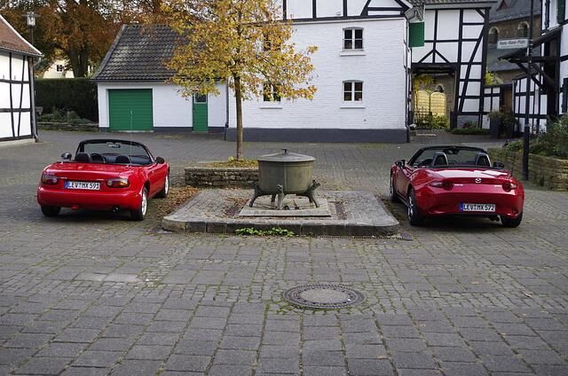 Seine Anhängerschaft hat der Mazda MX-5 im Laufe der Jahrzehnte niemals verloren und ist bis heute ein solides Standbein im Programm der Marke aus Hiroshima