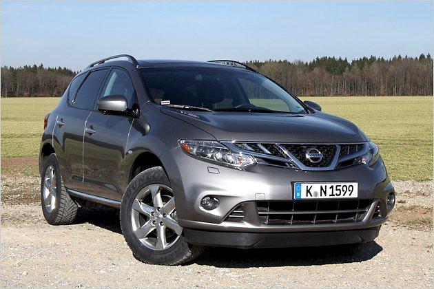 Die untere Kühleröffnung fällt beim Murano 2.5 dCi hingegen größer aus als beim Benziner