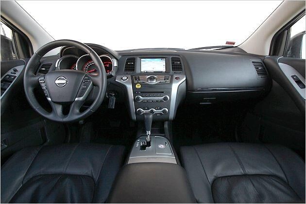 Jede Menge Platz für Fahrer und Beifahrer