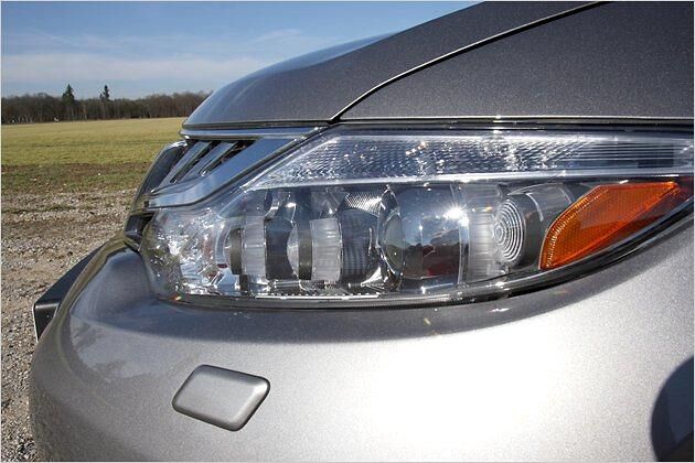 Immer mit dabei sind Bi-Xenon-Scheinwerfer