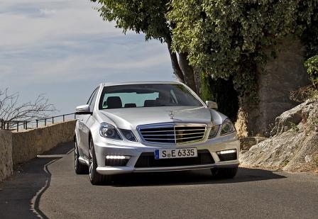 Mercedes E 63 AMG mit Biturbo