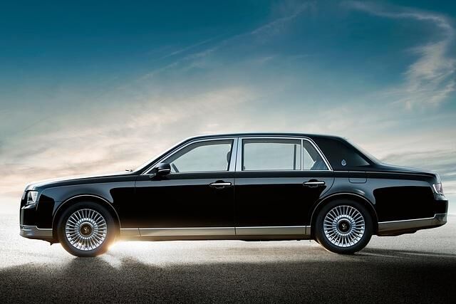 Neuer Toyota Century - Ein Auto wie aus dem Vollen gefräst