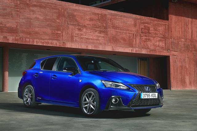 Eine nicht unbedingt günstigere, doch dafür schickere und edlere Alternative zum Toyota Prius ist der Lexus CT 200h