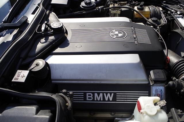 Mit 232 kW/315 PS steht der Vierliter gut im Futter, beschleunigt natürlich für heutige Verhältnisse beschaulich