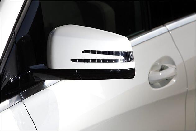 Typisch Mercedes: Die Form der Blinker in den Außenspiegeln