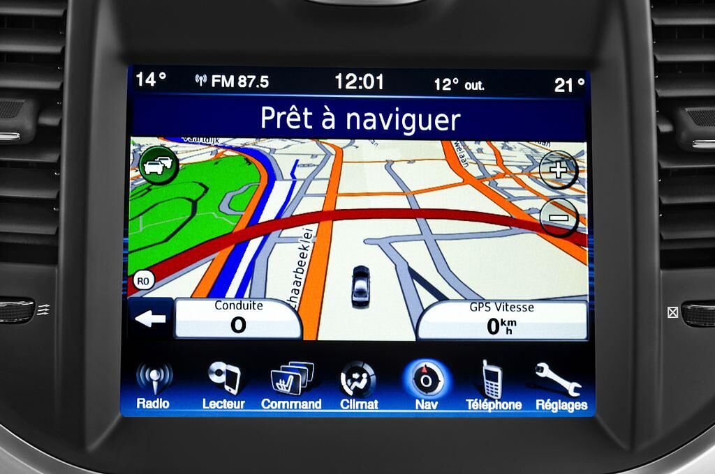 Lancia Thema (Baujahr 2011) Platinum 4 Türen Radio und Infotainmentsystem