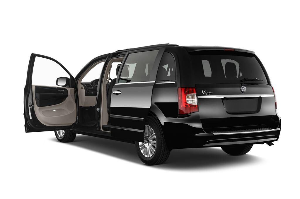 Lancia Voyager (Baujahr 2013) - 5 Türen Tür geöffnet
