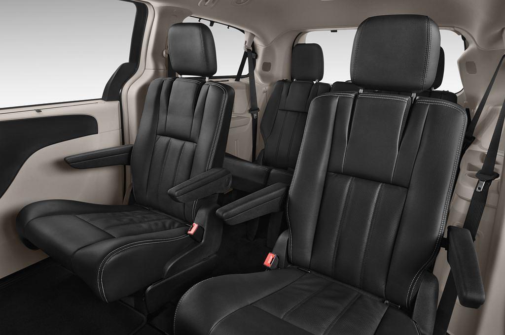 Lancia Voyager (Baujahr 2013) - 5 Türen Rücksitze