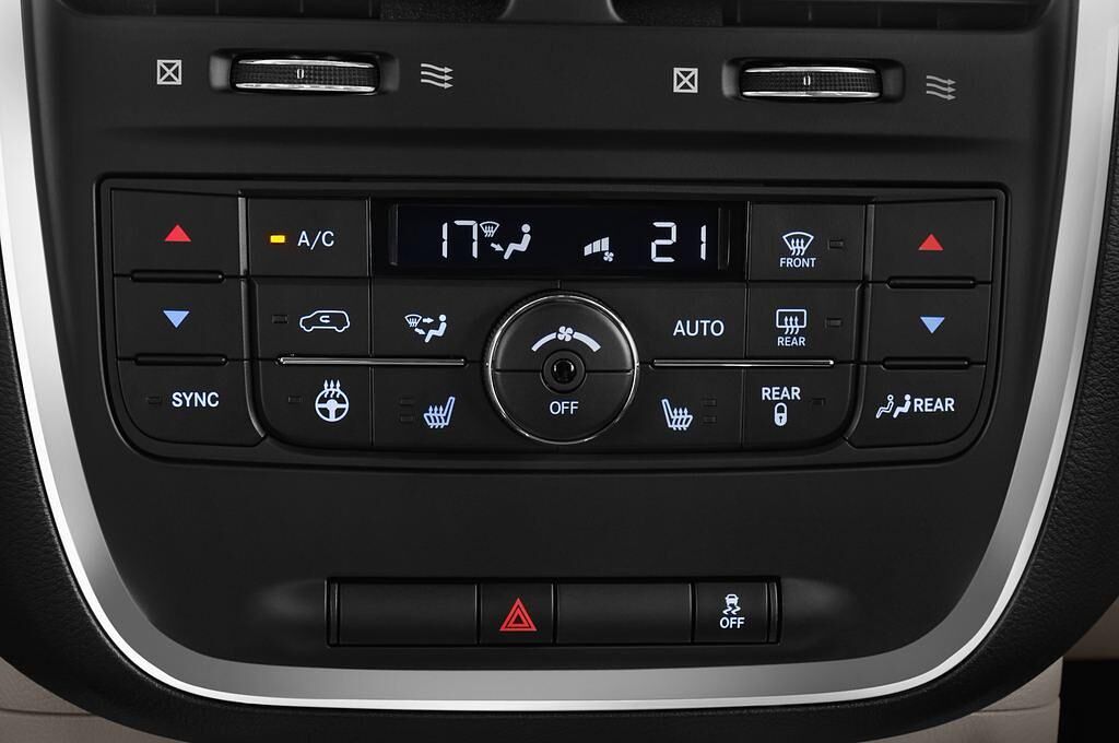 Lancia Voyager (Baujahr 2013) - 5 Türen Temperatur und Klimaanlage