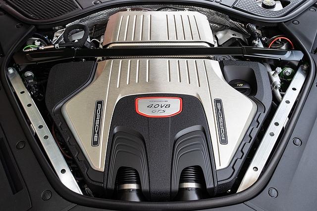 Der Klang des V8-Biturbo hat Suchtpotential