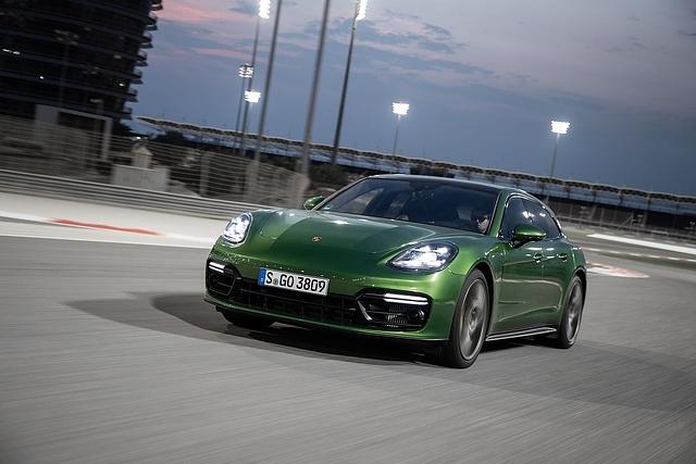 Dank der Hinterachslenkung ist der Porsche Panamera GTS ziemlich