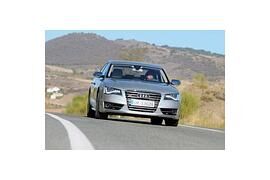 Audi S8: Starker Sportler im feinen Anzug
