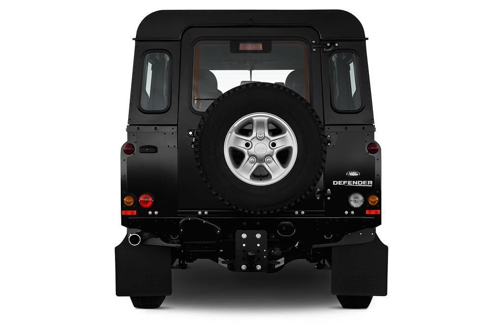 Land Rover Defender (Baujahr 2013) SE 3 Türen Heckansicht