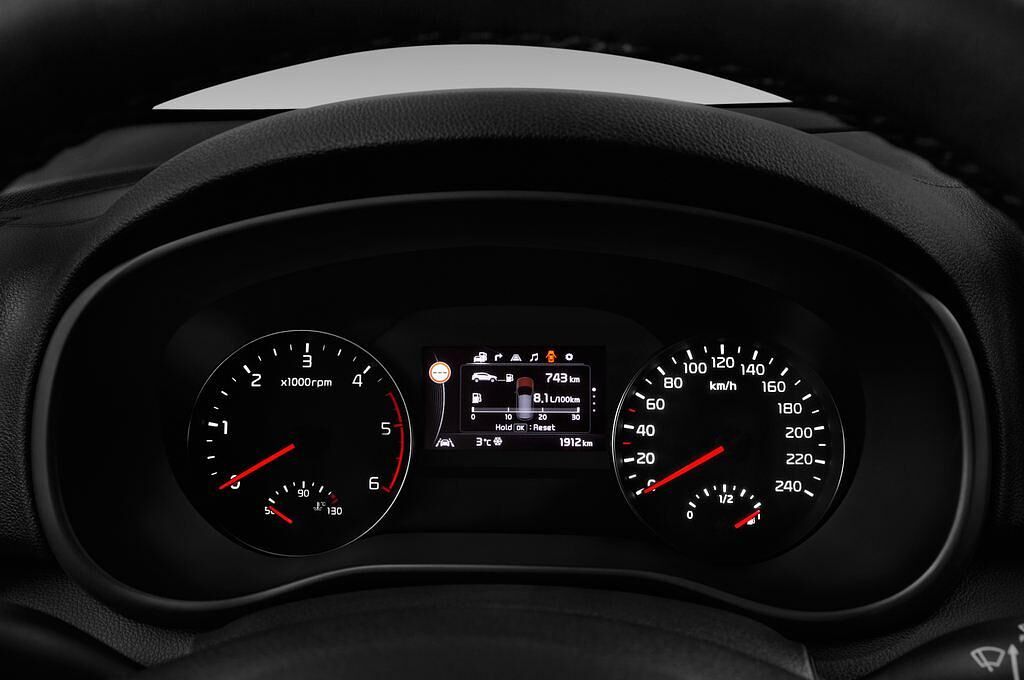 Kia Sportage (Baujahr 2016) Platinum Edition 5 Türen Tacho und Fahrerinstrumente