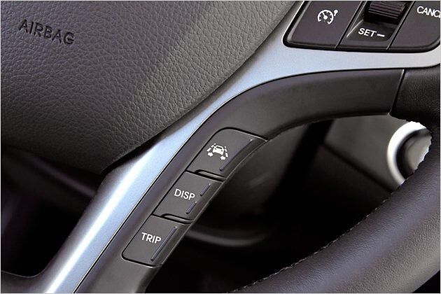 Vom Lenkrad aus kann der Bordcomputer gesteuert werden