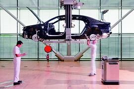 10 Jahre Gläserne Manufaktur - Autobau im Wohnzimmer