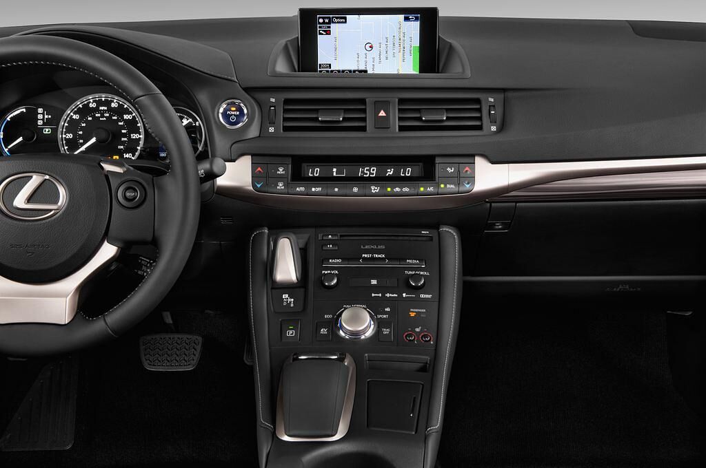 Lexus CT 200H (Baujahr 2014) Luxury Line 5 Türen Mittelkonsole