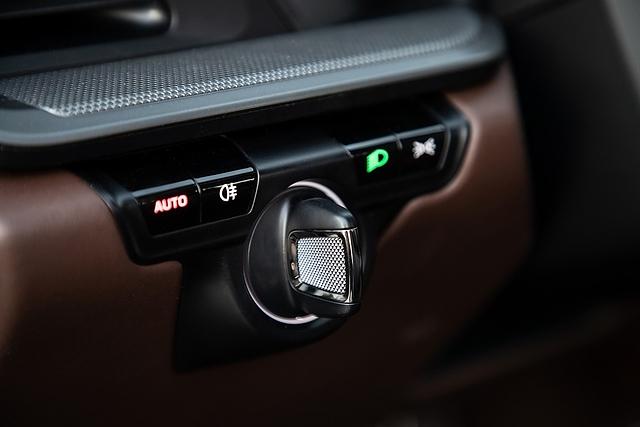 Natürlich befindet sich links