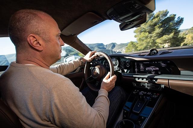 Der Porsche 911 Carrera S fährt sich entspannt