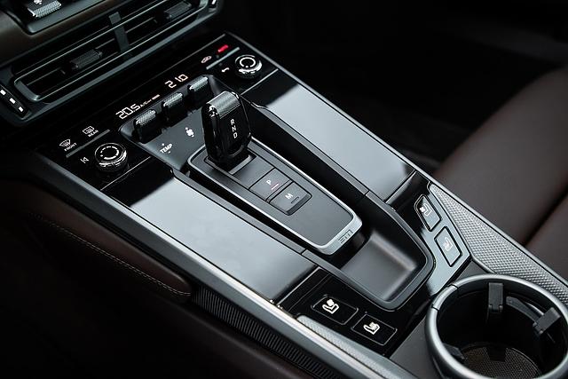 In der Mittelkonsole befinden sich weniger Bedienelemente als bisher