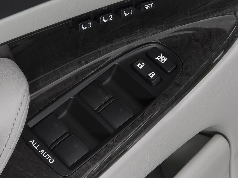 Lexus GS (Baujahr 2010) 350 4 Türen Bedienungselemente Tür