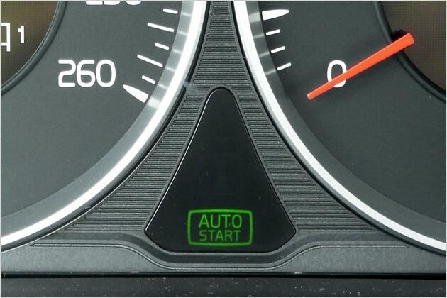 Wurde der Motor gerade durch das Start-Stopp-System ausgeschaltet, leuchtet diese Anzeige