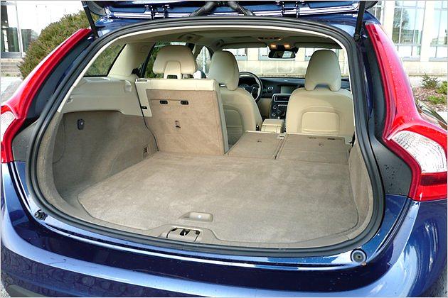 Die Fond-Rücklehne lässt sich zur Gepäckraumgewinnung umklappen