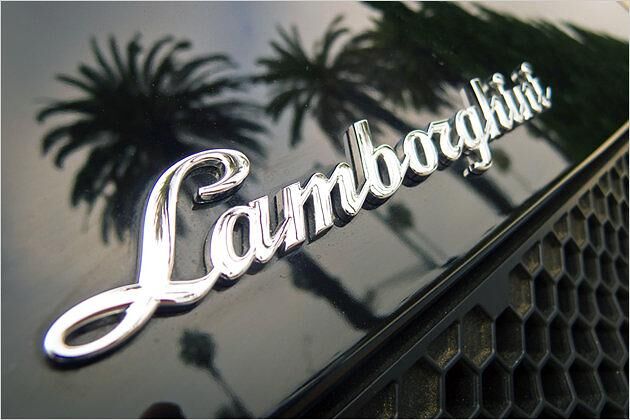 Lamborghini im kalifornischen Santa Monica unter Palmen: Die Wagen werden im italienischen Sant'Agata Bolognese entwickelt und gebaut
