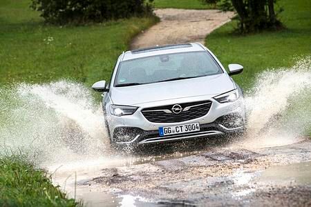 Test: Opel Insignia Country Tourer Biturbo 4x4 - Platz (ist) da 