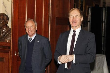 Roger Crathorne mit James Hervey-Bathurst - 50 Jahre Land Rover Testgelände Eastnor Castle
