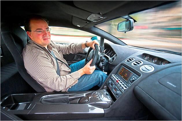 "Extreme Performance": Redakteur Gregor Hebermehl in der Superleggera-Variante des Lamborghini Gallardo