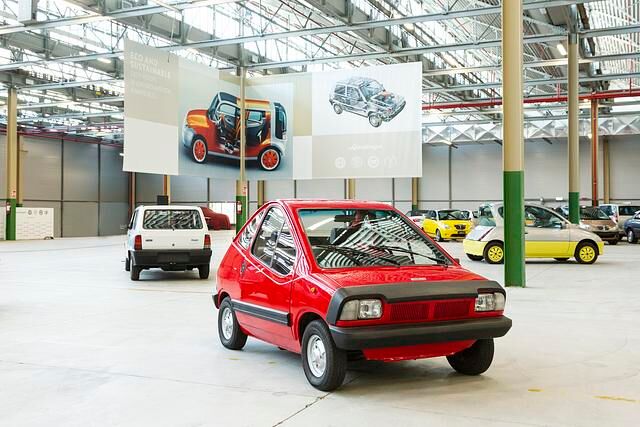 Wer durch die heiligen Hallen des ehemaligen Werks Mirafiori stapft, erhascht einen Eindruck davon, wie die Fiat-Ingenieure auch an den kleinen Fahrzeugen mächtig getüftelt haben