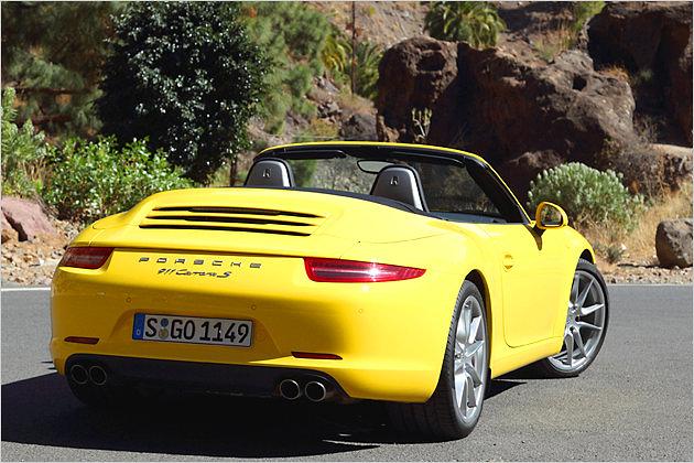 Schmale LED-Rückleuchten kennzeichnen die neue Porsche-911-Generation