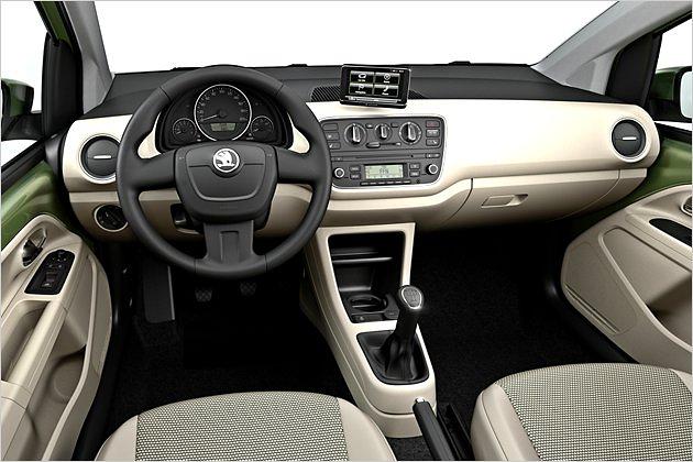 Wie beim Up und beim Mii gibt es auch im Citigo das praktische Mobilnavi von Navigon mit Spezialhalterung fürs Armaturenbrett